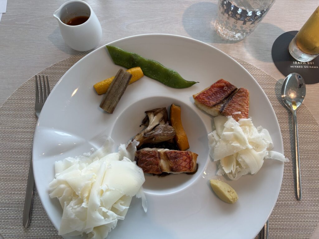 近海魚と伊良部島産もずくのブイヤベース