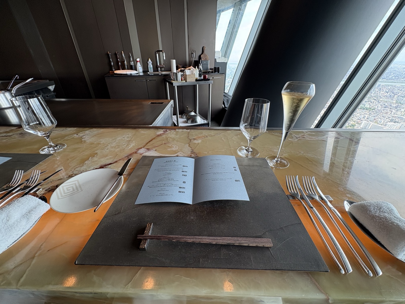 スカイツリー レストラン634から見た地上345mの絶景と乾杯のシャンパン